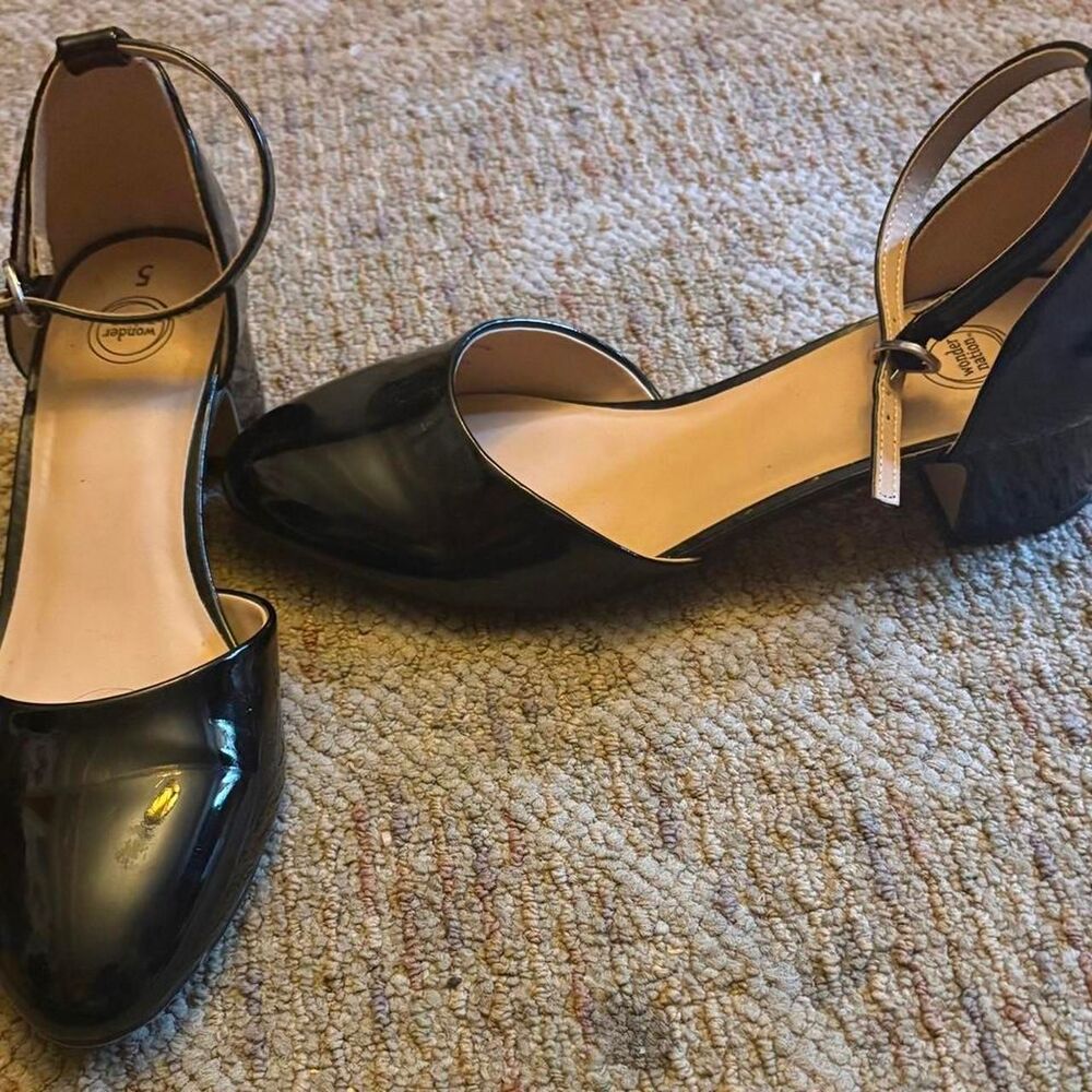 Unbranded Women's Black Courts